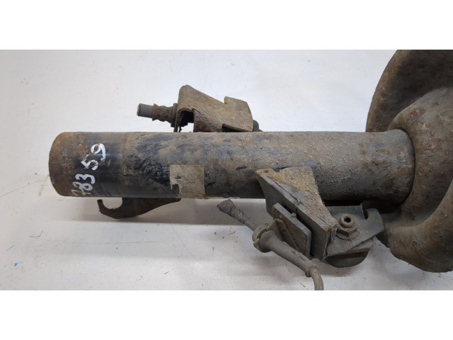 Стойка амортизатора  Mazda 3 (BK) 2003-2009      