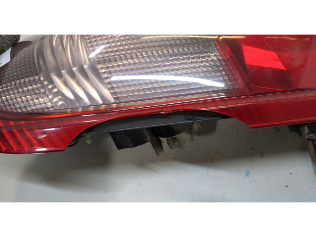 Задний фонарь          