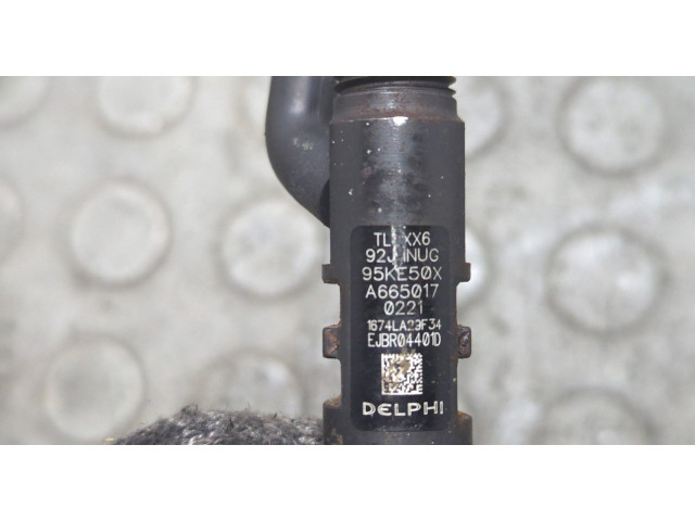 Форсунка топливная SsangYong Rodius 2004-2013 EJBR04401D