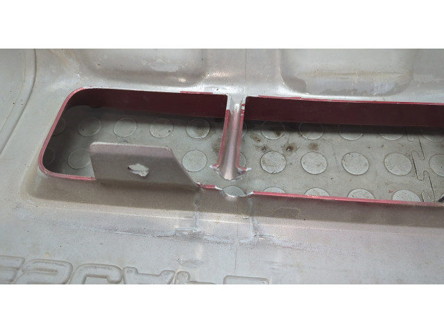 Решетка радиатора  Ford Escape 2007-2012          