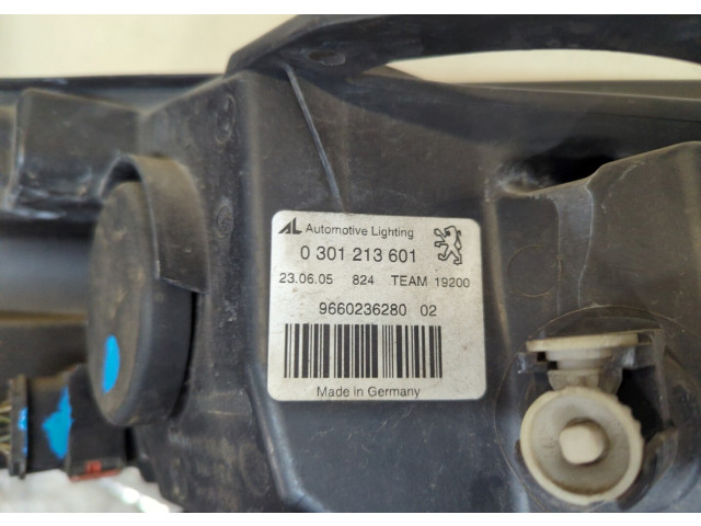 Фара передняя  Peugeot 407 левая 