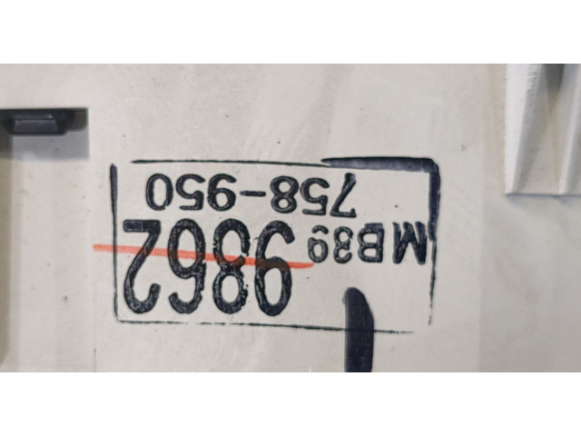 Панель приборов Mitsubishi Colt 1992-1996