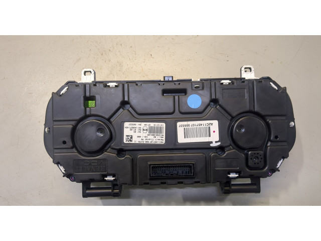 Панель приборов Dacia Duster 1.6 Бензин