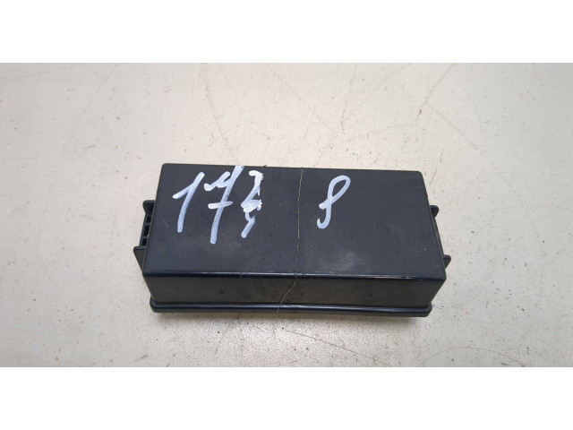 Крышка блока предохранителей Lincoln Navigator 2006-2014