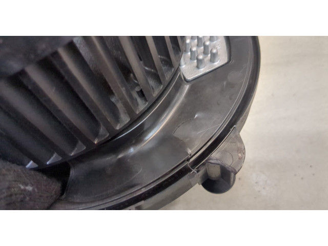 Моторчик печки Skoda Kodiaq