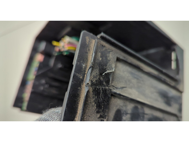 Блок предохранителей  Infiniti QX56 2004-2010      243827S110   