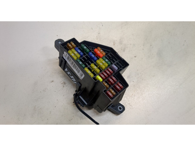 Блок предохранителей  Volkswagen Passat 7 2010-2015 Европа         