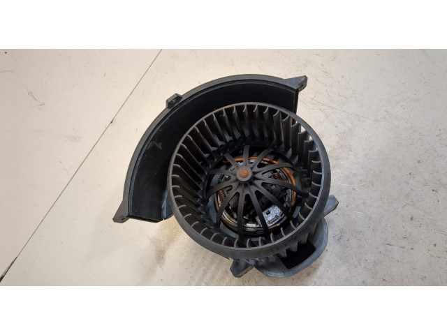 Моторчик печки  BMW X3 E83 2003-2010 7l0820021N    7l0820021N   