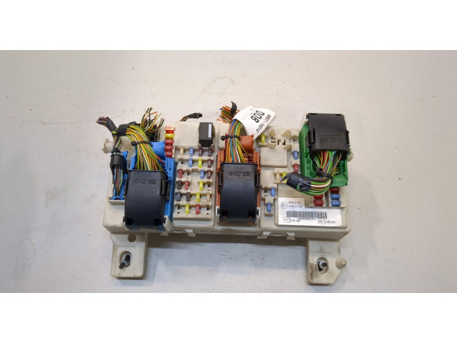 Блок предохранителей  Ford Focus 2 2008-2011      7M5T14A073DC   