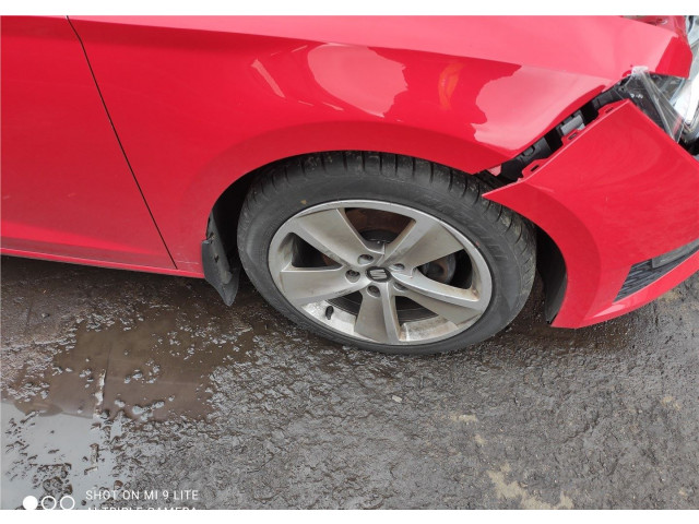 Генератор Seat Leon 3 2012-2016 04E90015A, 04E903015 3 1.4 бензин