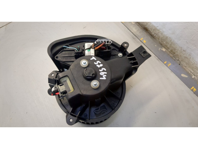 Моторчик печки  Fiat Punto Evo 2009-2012 77364954    77364954   