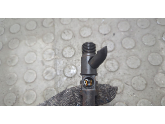 Форсунка топливная SsangYong Rodius 2004-2013 EJBR04401D