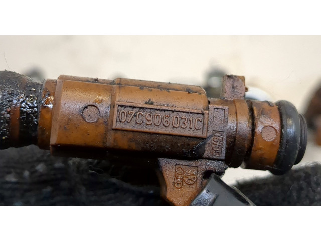 Форсунка топливная  Audi A8 (D3) 2002-2010         