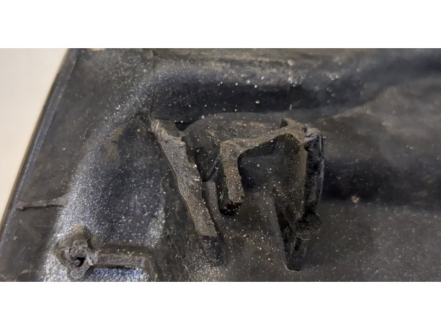 Фара передняя Mitsubishi Pajero / Montero 2000-2006 правая