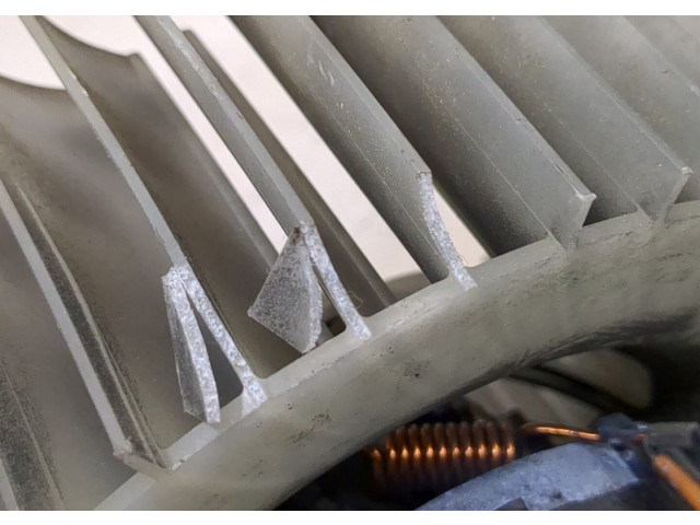 Моторчик печки  Skoda Fabia 1999-2004        