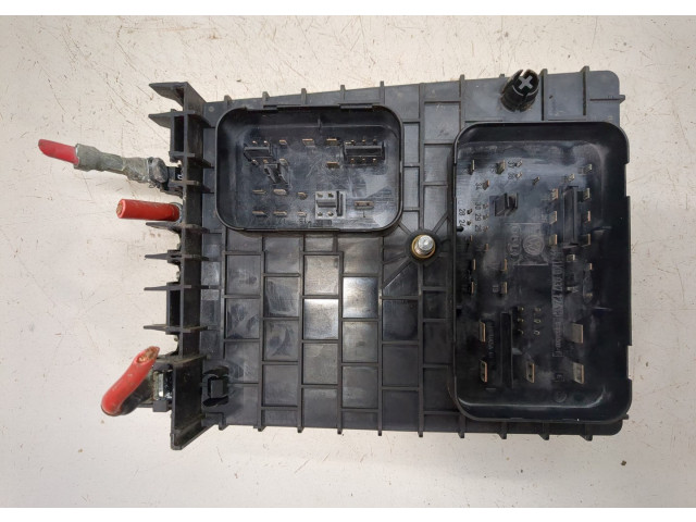 Блок предохранителей Skoda Octavia (A5) 2004-2008