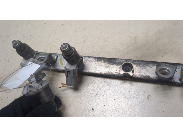 Форсунка топливная Mitsubishi Colt 2008-2012 MR988977, MN143973