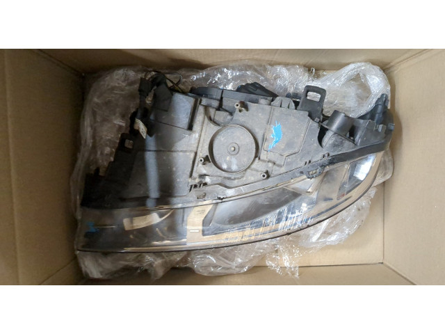 Фара передняя  Volvo S60 2010-2018 правая 