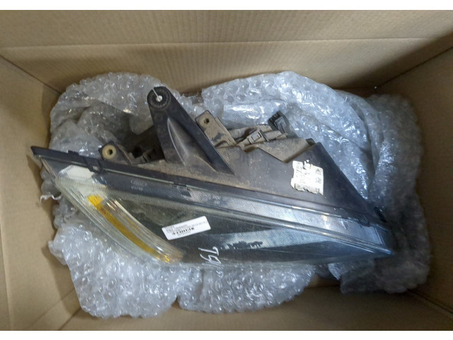 Фара передняя  Ford Focus 2 2005-2008 правая 