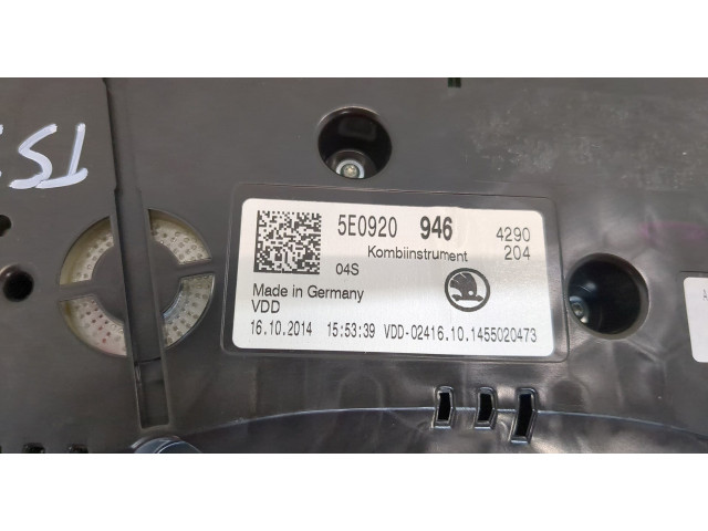 Панель приборов Skoda Octavia (A7) 2013-2023 5E0920946