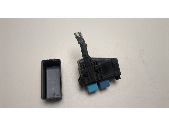 Блок реле Lexus LS460 2006-2017 8266250300