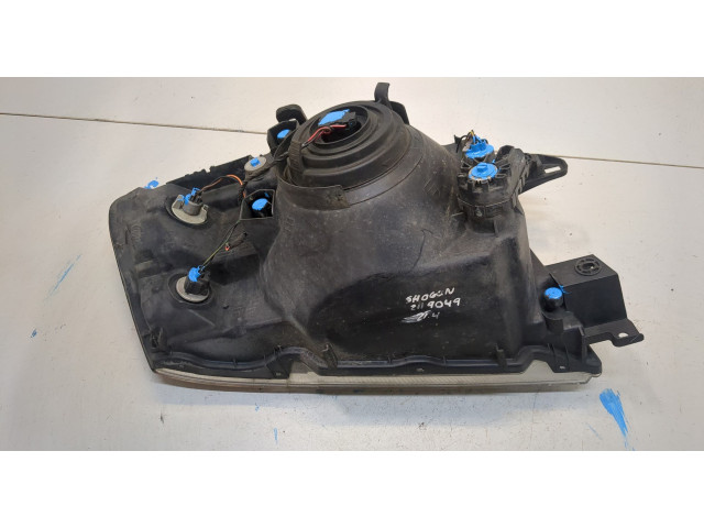 Фара передняя Mitsubishi Pajero / Montero 2000-2006 левая