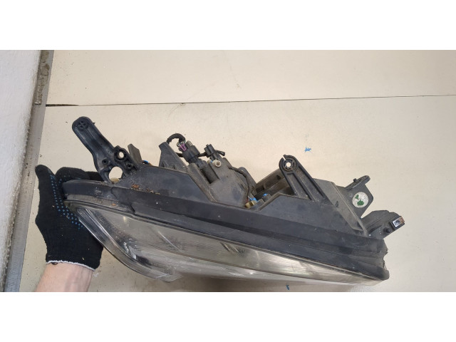 Фара передняя  Chevrolet Trax 2013-2016 правая 