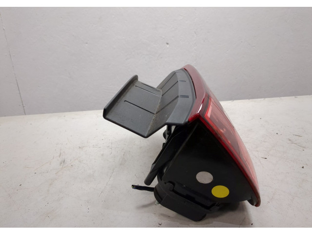 Задний фонарь          