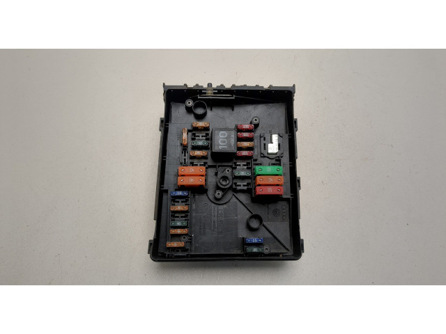 Блок предохранителей Volkswagen Caddy 2004-2015 1K0937125