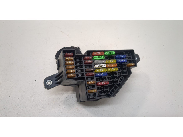 Блок предохранителей Skoda Octavia (A5) 2004-2013