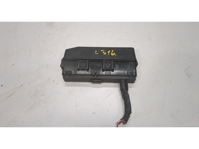 Блок реле Mitsubishi Endeavor MR502415 3.8