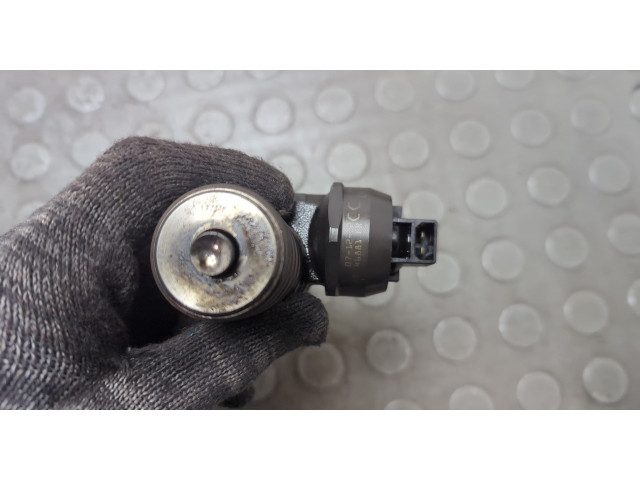 Форсунка топливная  Volkswagen Touareg 2006-2010         