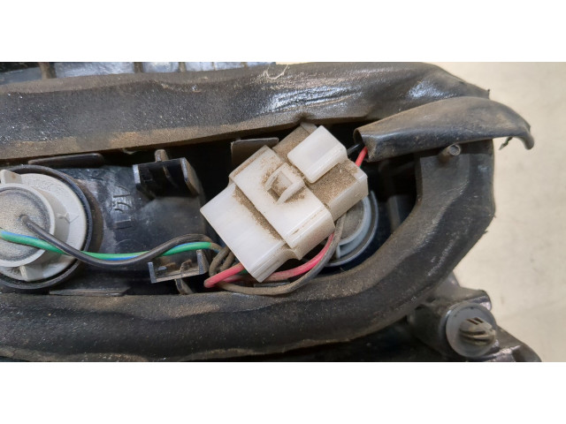 Задний фонарь          