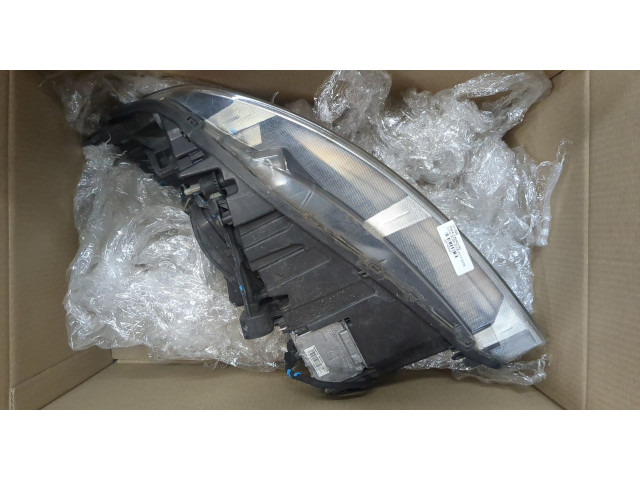 Фара передняя  Volvo XC60 2008-2017 правая 