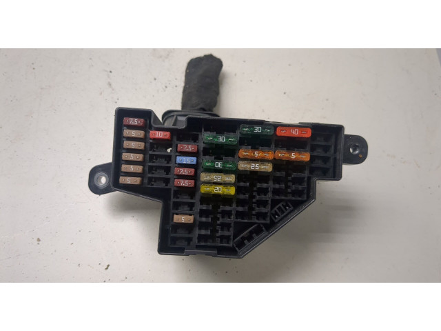 Блок предохранителей Skoda SuperB 2008-2015 1.6