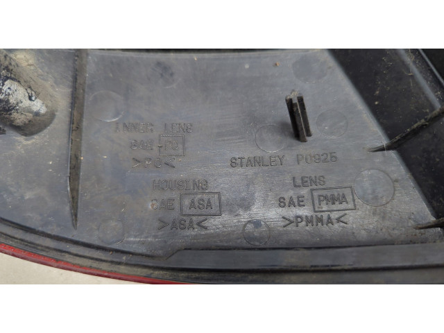 Задний фонарь          