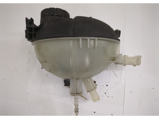 Бачок расширительный  Mercedes C W204 2006-2015    