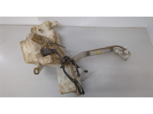 Бачок омывателя  Mitsubishi Pajero / Montero 2000-2006    