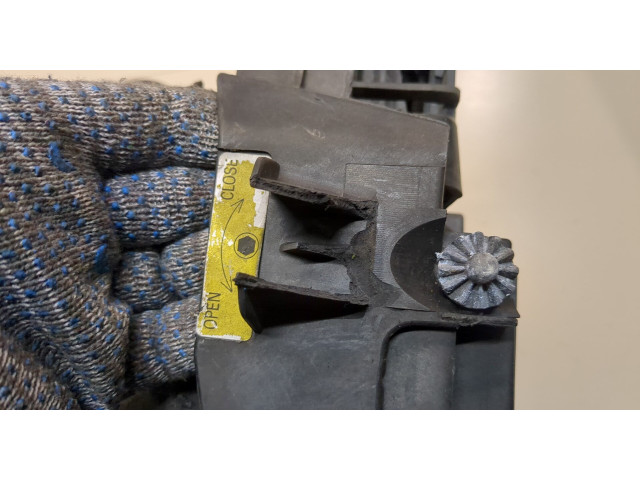 Фара передняя  Volkswagen Touareg 2002-2007 правая 