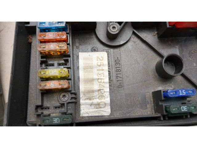 Блок предохранителей Volkswagen Golf Plus