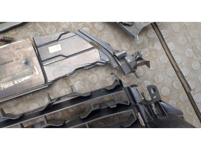 Решетка радиатора  Audi Q2 2016-2021           