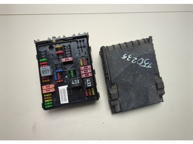 Блок предохранителей Volkswagen Golf 5 2003-2009