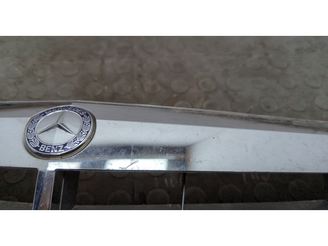 Решетка радиатора  Mercedes C W204 2006-2015          