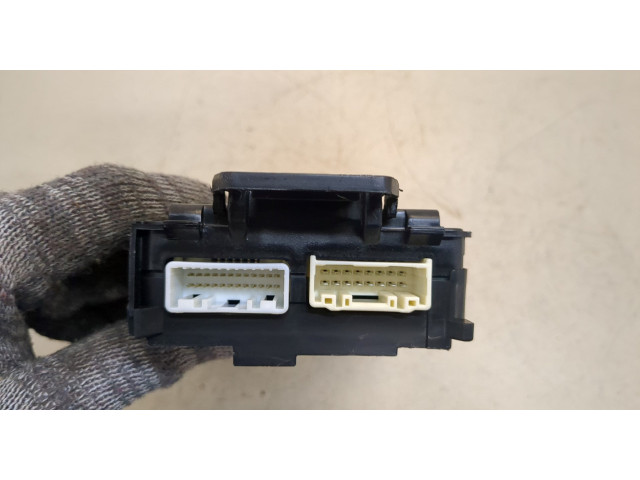 Блок комфорта Mazda CX-9 2016- TK52675Y0E