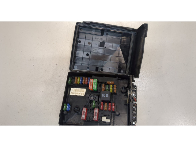 Блок предохранителей Volkswagen Golf Plus