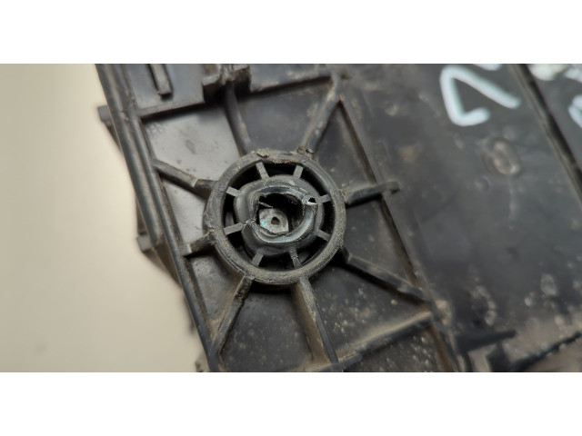 Блок предохранителей  Infiniti QX56 2004-2010      243827S110   