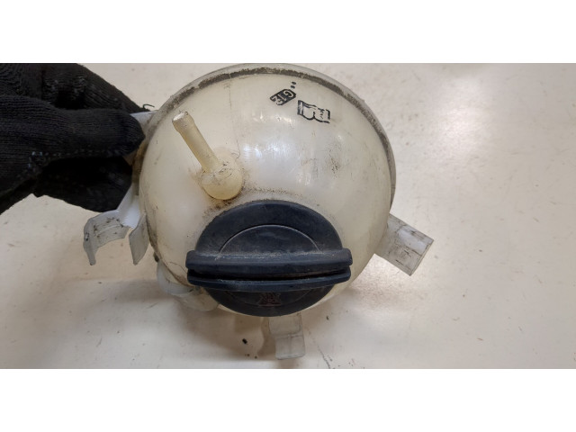 Бачок расширительный  Volkswagen Tiguan 2011-2016     2.0