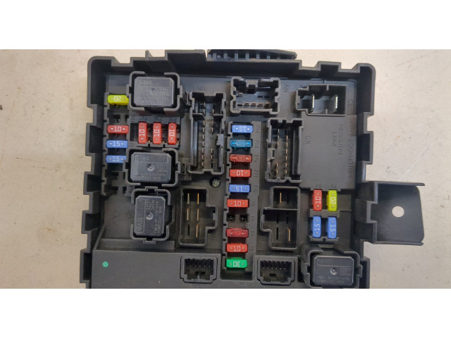 Блок предохранителей Infiniti QX56 2010-2013 284B71LA0A