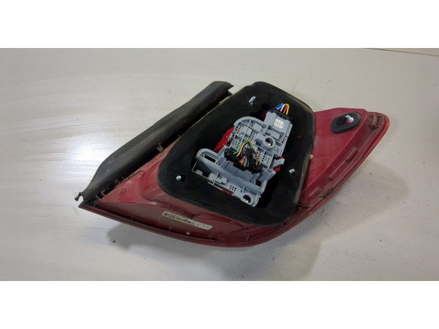 Задний фонарь          