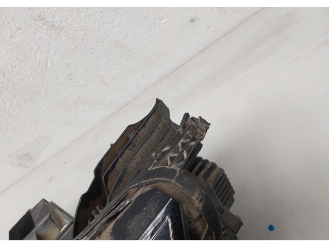 Фара передняя  Peugeot 3008 2016-2020 левая 